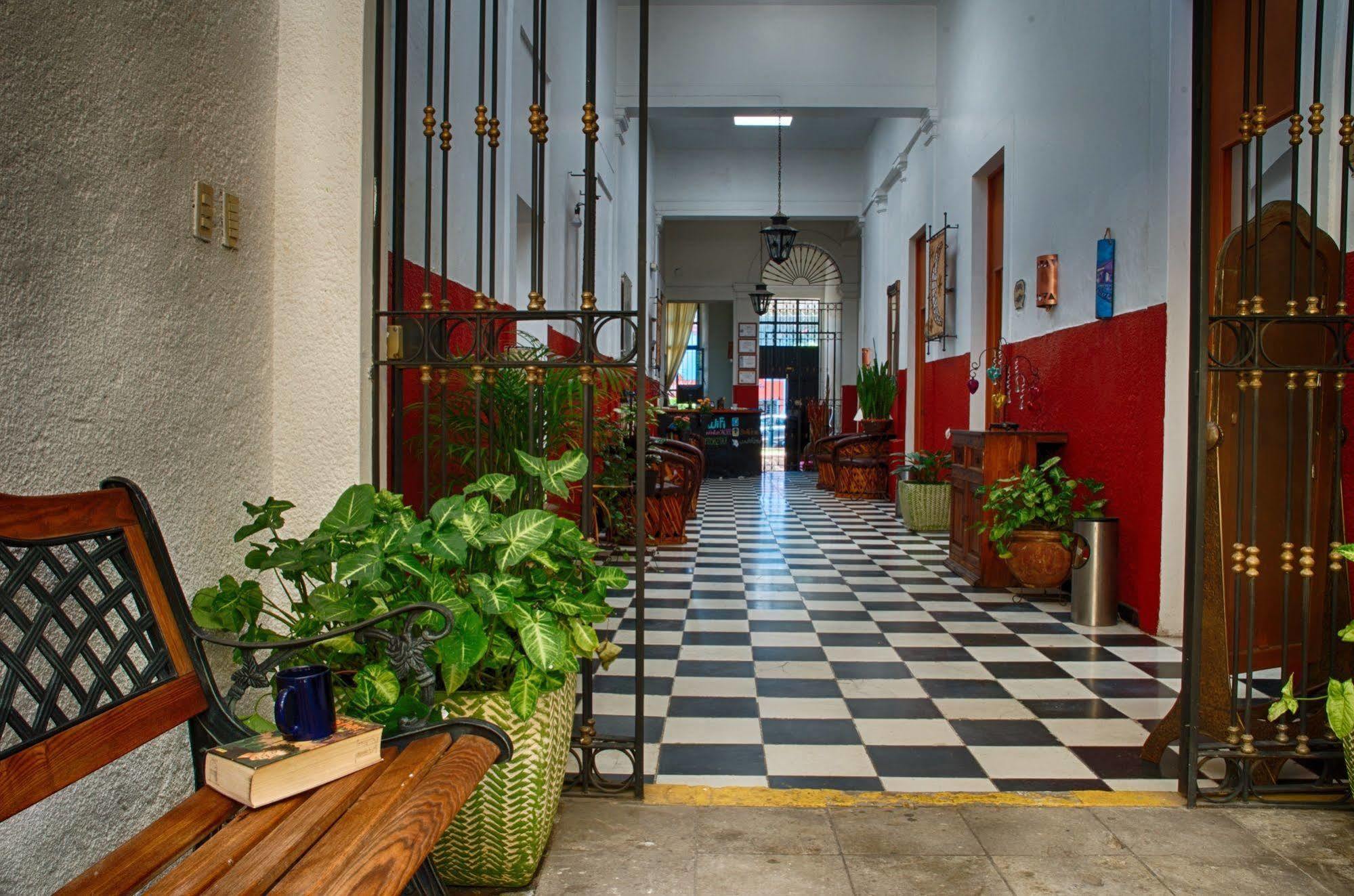 Hostal De Maria Guadalajara Ngoại thất bức ảnh